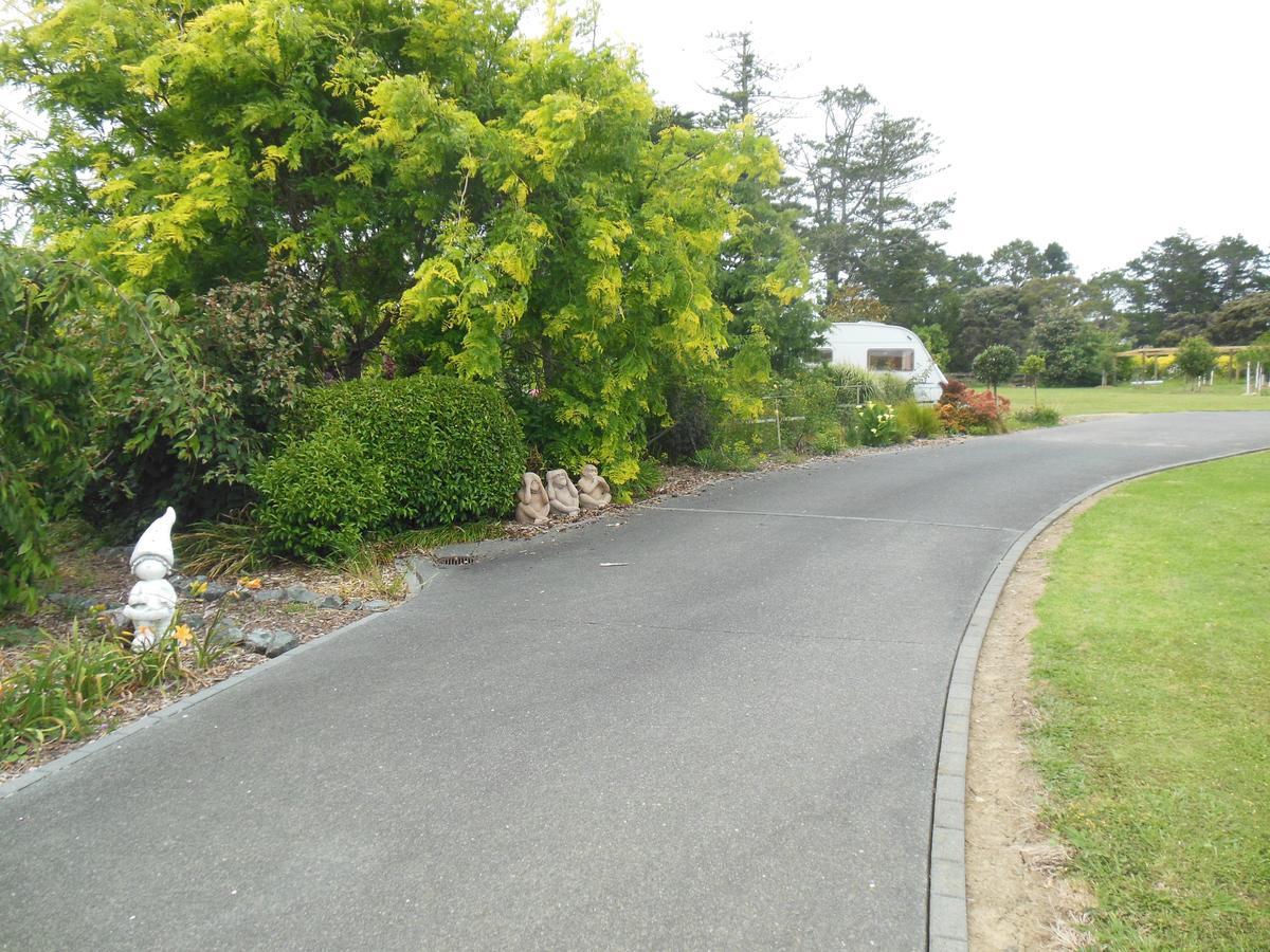 Silverdale Retreat Bed & Breakfast Orewa Exterior photo